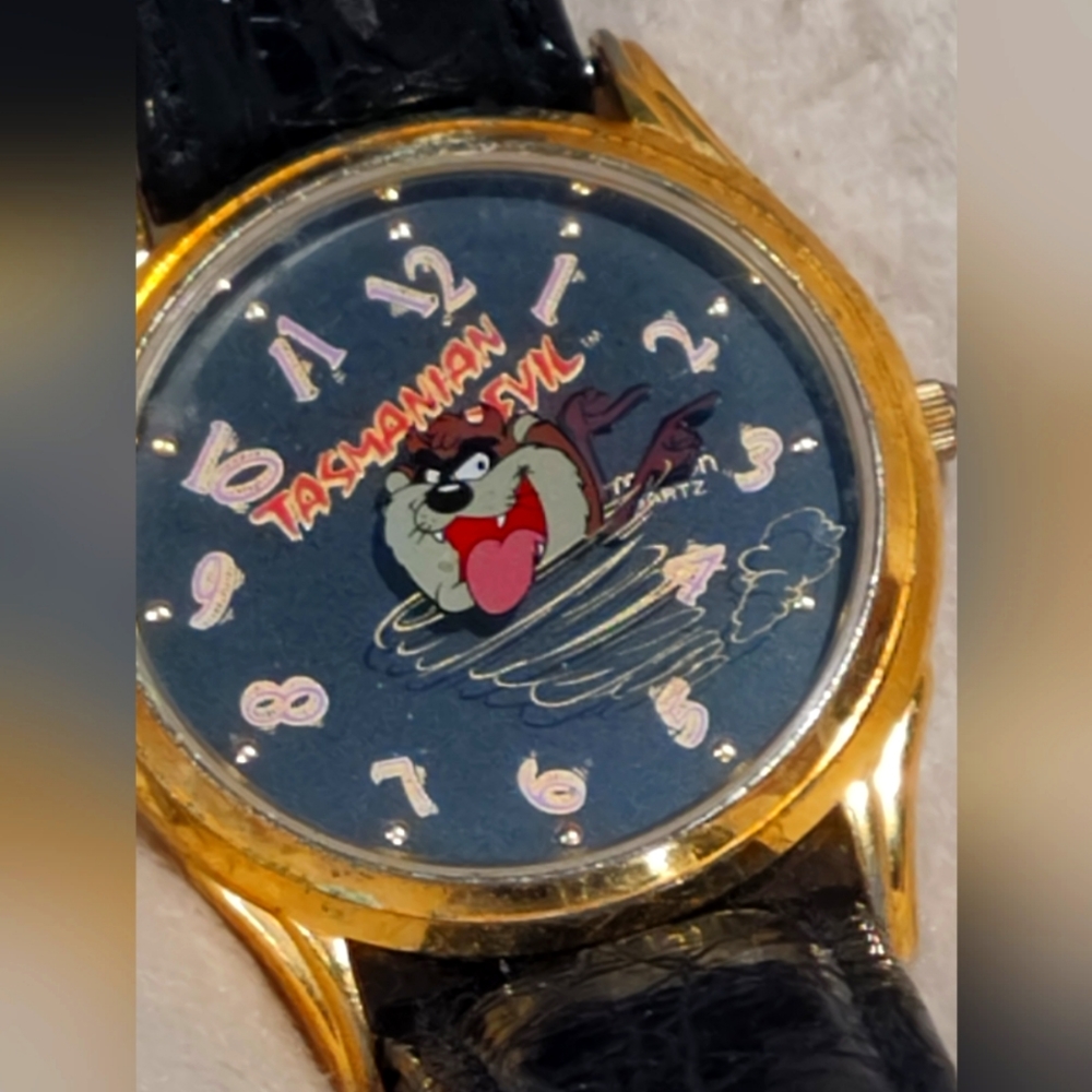 Tasmanian Devil Looney Toons Vintage Watch